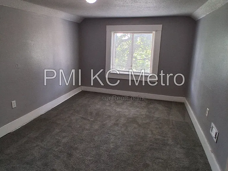 4607 Olive St — Photo 6