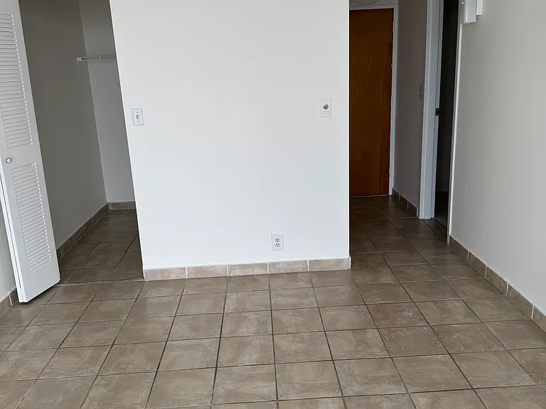 7601 E Treasure Dr #717 — Photo 27