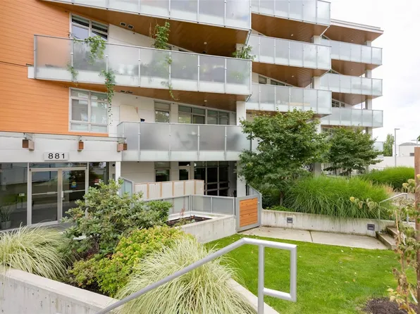 881 Short St #103, Saanich, BC V8P 2L3