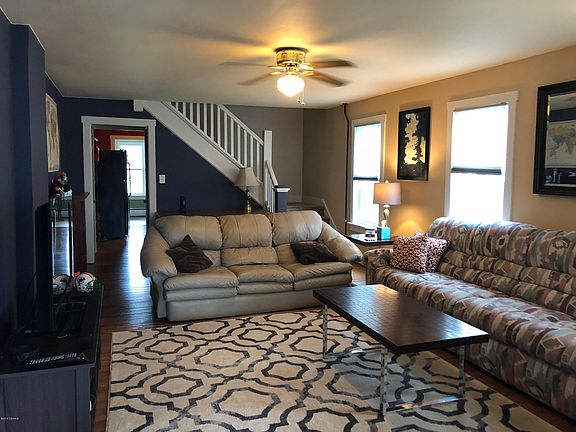 3rd image of 722 N 8th St