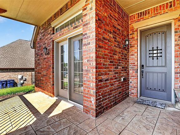 2nd image of 19504 Chestermere Cir