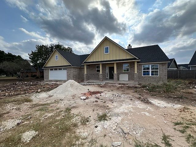 1st image of 427 Alamo Dr