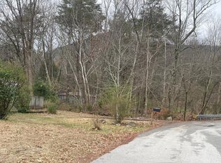 813 Ferry Rd, Hixson, TN 37343