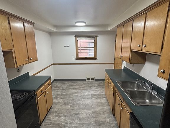 3rd image of 2392 Warrensville Center Rd #A