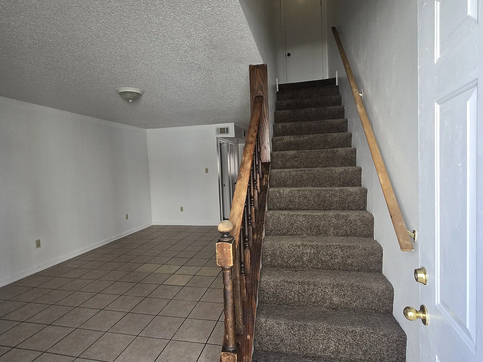 109 B Oakridge Ave - 1 — Photo 2
