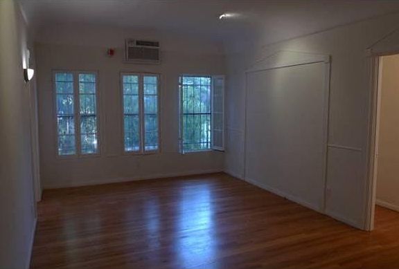 3rd image of 802 N Sweetzer Ave APT 104