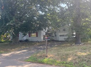 18 Linsley St, Branford, CT 06405