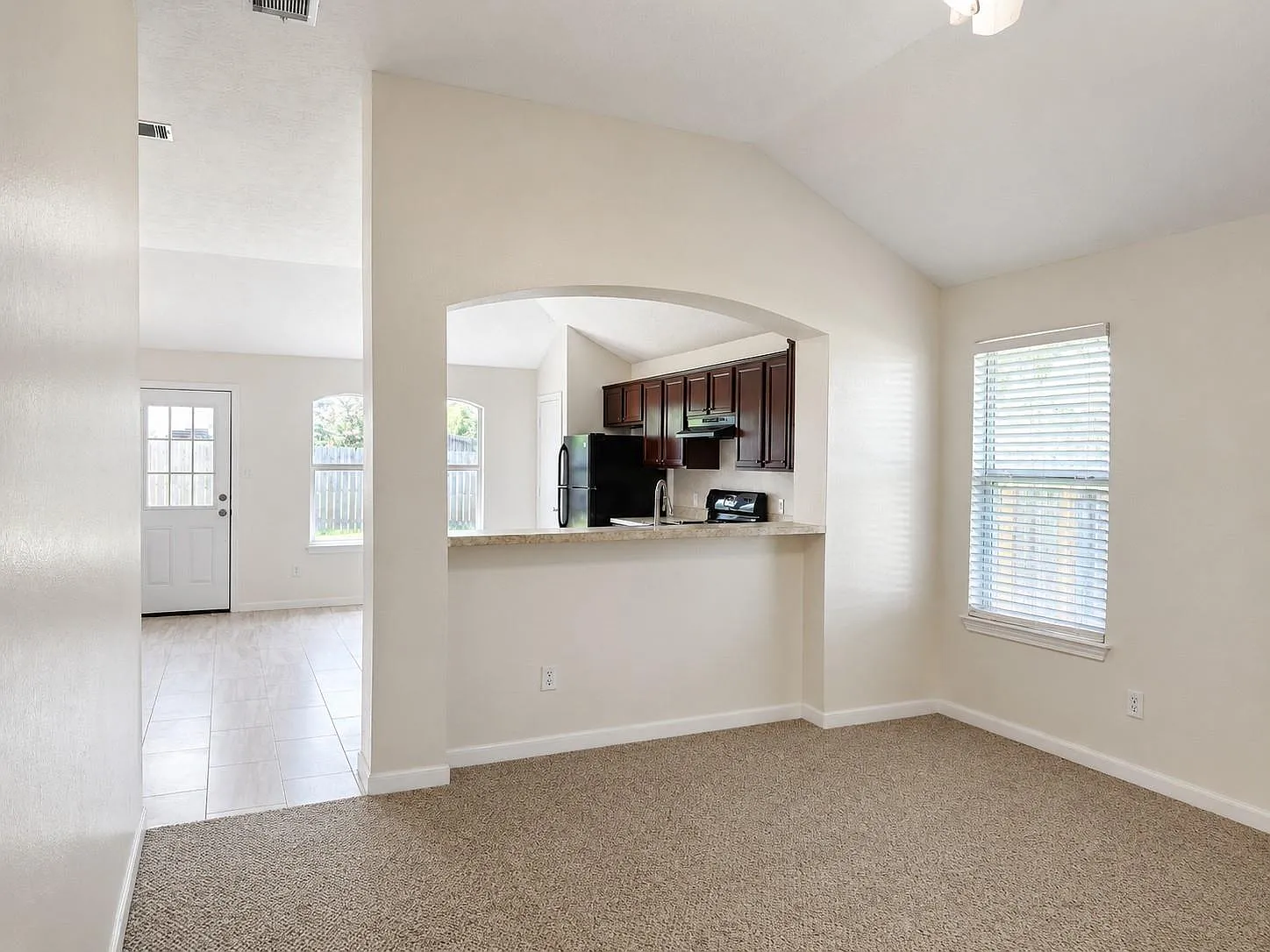4 bed, 2.0 bath, 1483 sqft, $1,900 — Photo 3
