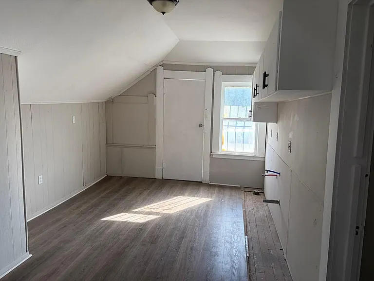 931 9th Ave #2 — Photo 7
