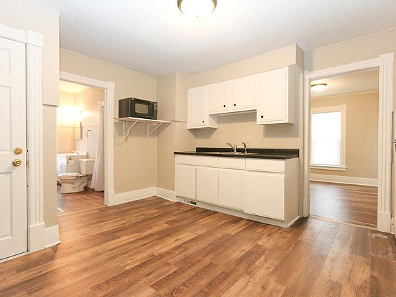 5th image of 127 Isabel St W APT 3