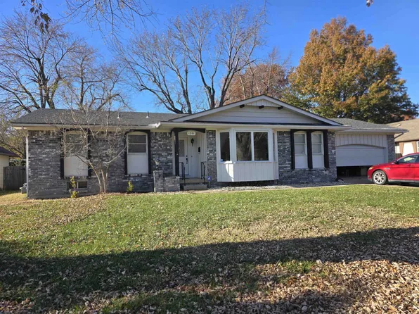 1201 N Patrick Henry St, Derby, KS 67037