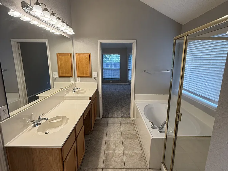 6105 Comfort Dr — Photo 22