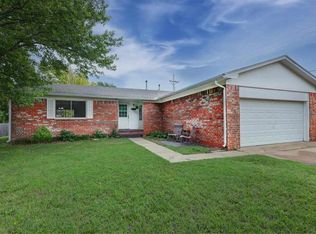 8 Kineer Rd, Winfield, KS 67156