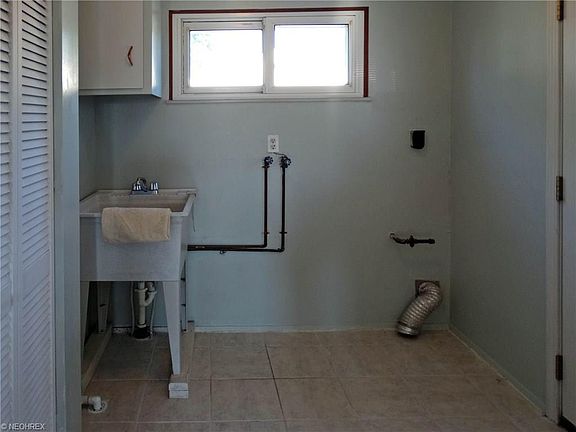 5th image of 205 Lynne Dr