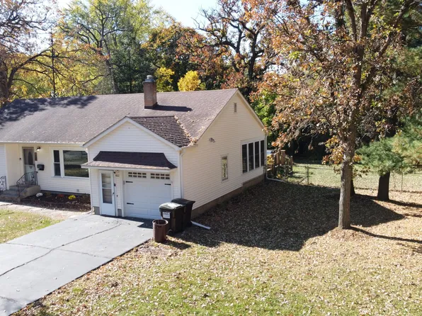 611 Center St, McHenry, IL 60050