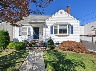 36 S Rea Ave, Midland Park, NJ 07432