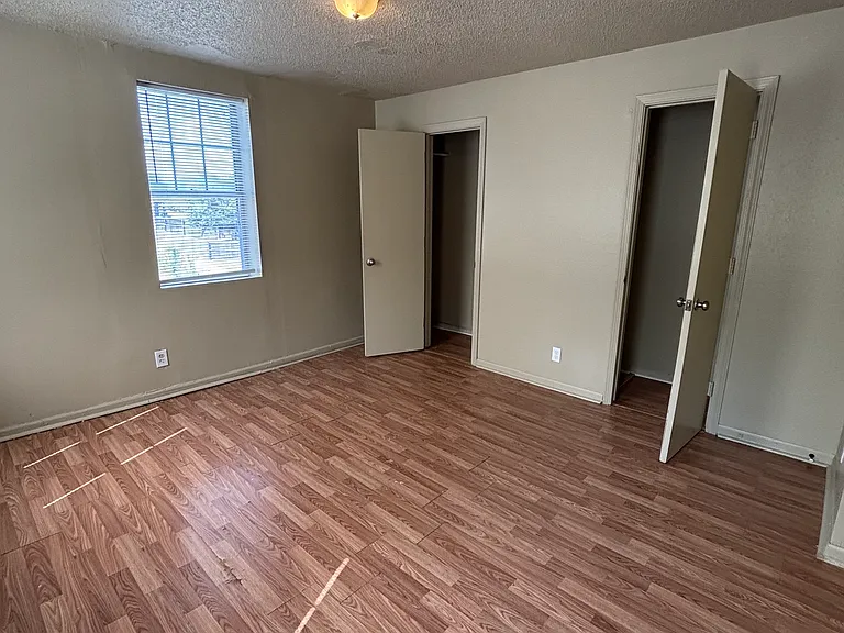 215 W Fairview St #303 — Photo 9