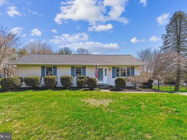 4517 Foxtail Rd, Hampstead, MD 21074