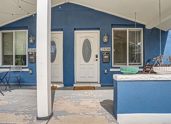 Front entrance to the half-duplex, it's the right half