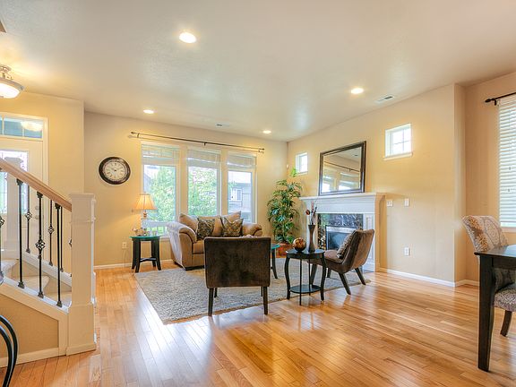 4th image of 1727 11th Ln NE