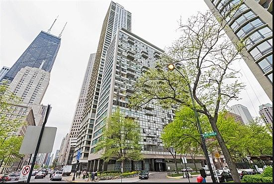 1st image of 1000 N Lake Shore Dr APT 2103