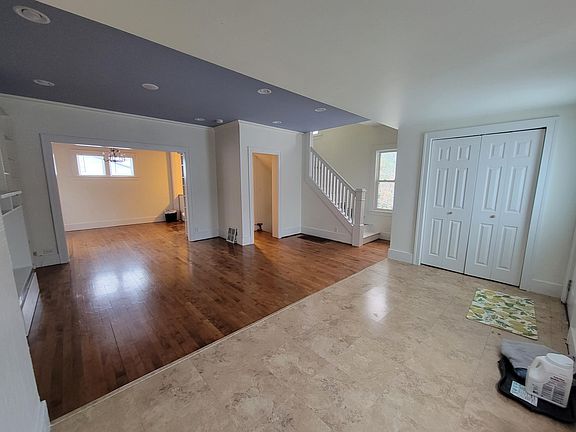 3rd image of 321 24th Ave N