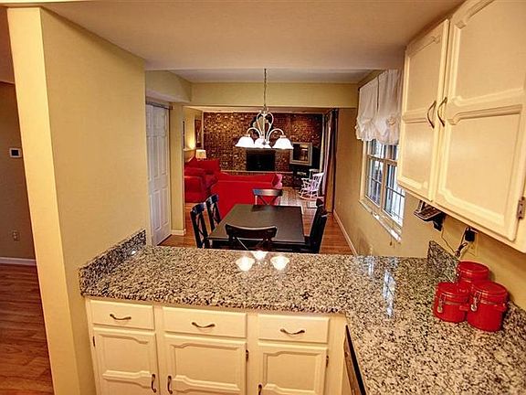 5th image of 3017 Homeworth Ln
