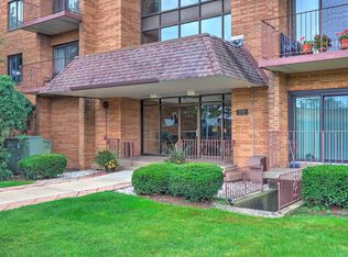1717 W Crystal Ln Unit 512, Mount Prospect, IL 60056