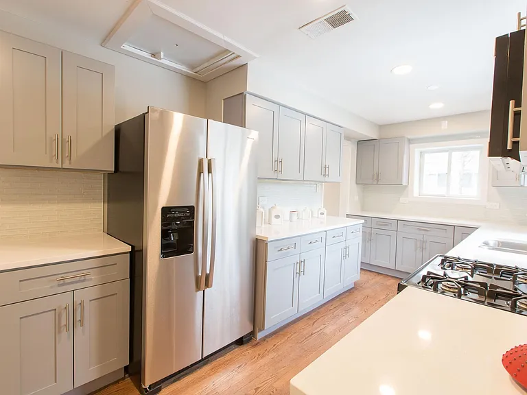 2184 Techny Rd — Photo 2