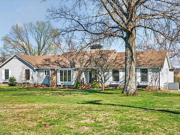 4th image of 1610 Stop 30 Rd