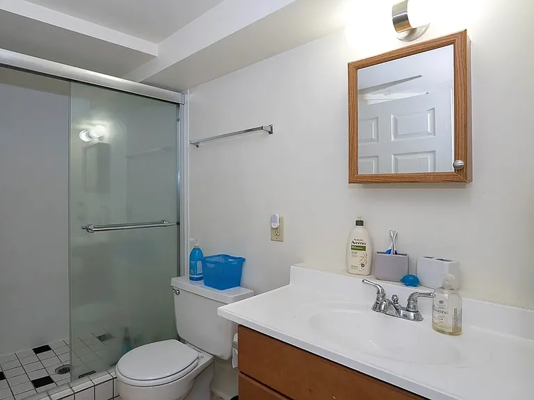 2906 N 21st St #1 — Photo 5