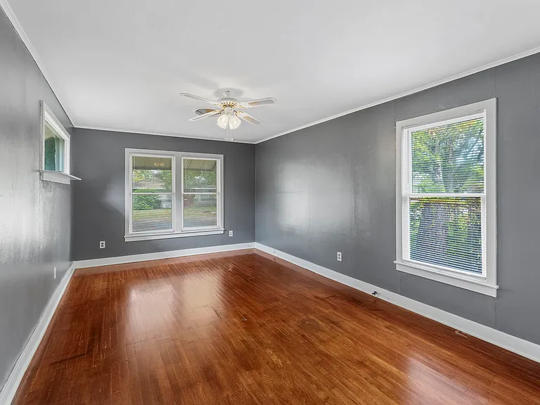 2907 Common St — Photo 8