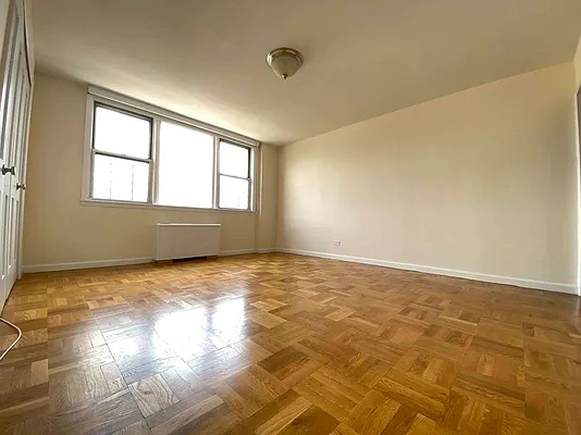 Rented by Bond New York | media 9