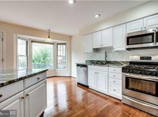 7426 Heatherfield Ln, Alexandria, VA 22315