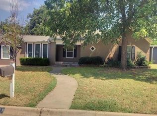 1215 Victory St, Graham, TX 76450