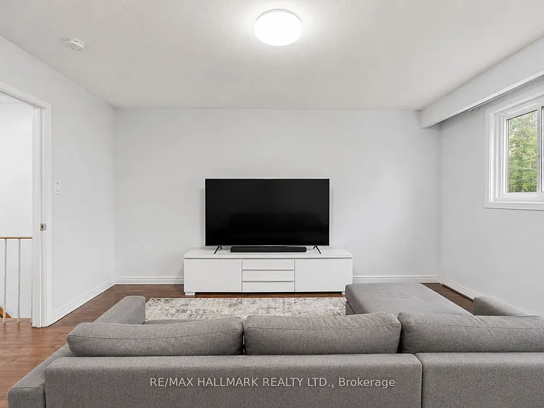 82 Halsey Ave #3 — Photo 3