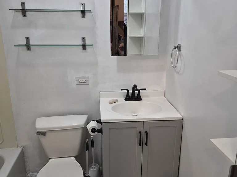 1507 N Elston Ave #1R — Photo 2