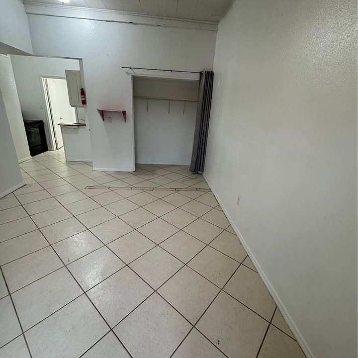 1st image of 2514 N Dixie Fwy #B