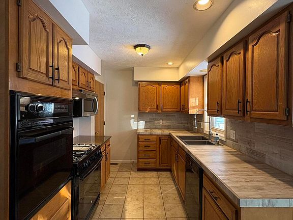 5th image of 791 Kinney Ave NW