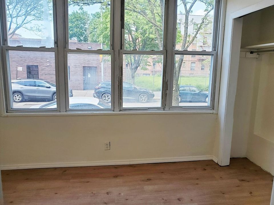 1st image of 781 E 5th St #1
