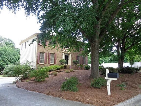 3rd image of 2361 Meadowglen Trl