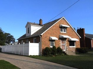 649 S Fulton Ave, Waukegan, IL 60085