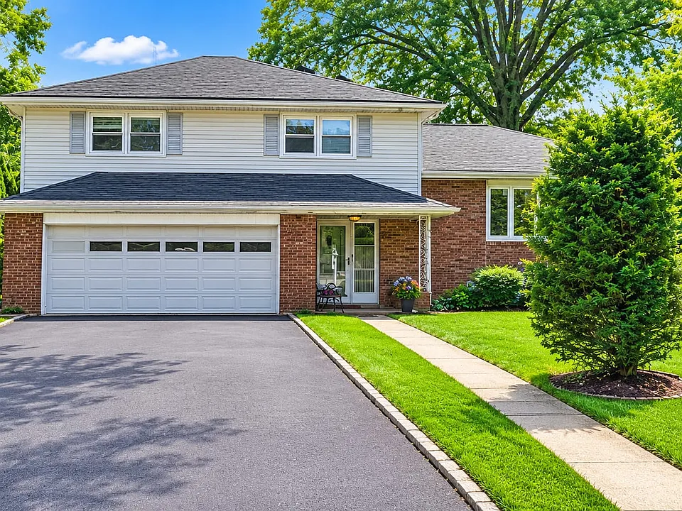 65 Daniels Dr