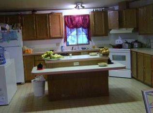 2950 Sardine Creek Rd, Gold Hill, OR 97525