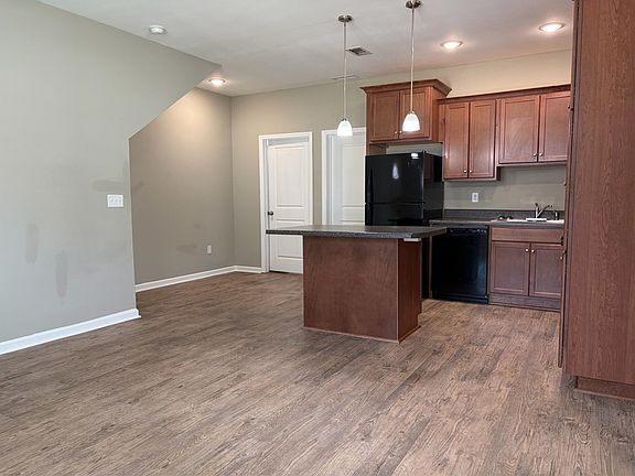 2nd image of 2206 Cedarbrook Ct #1