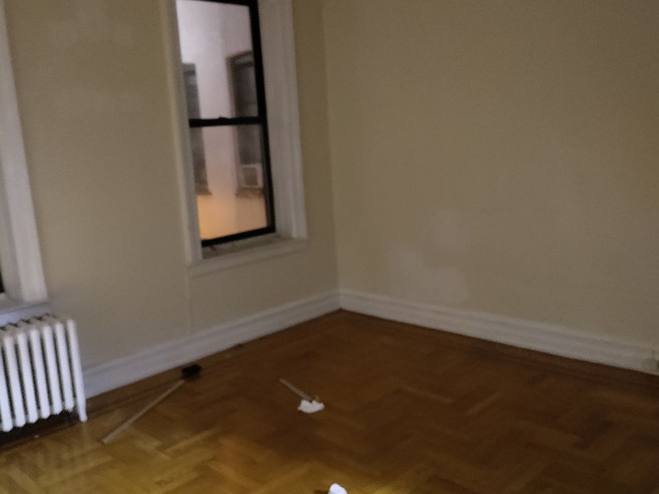 1st image of 1800 E 18th St #6