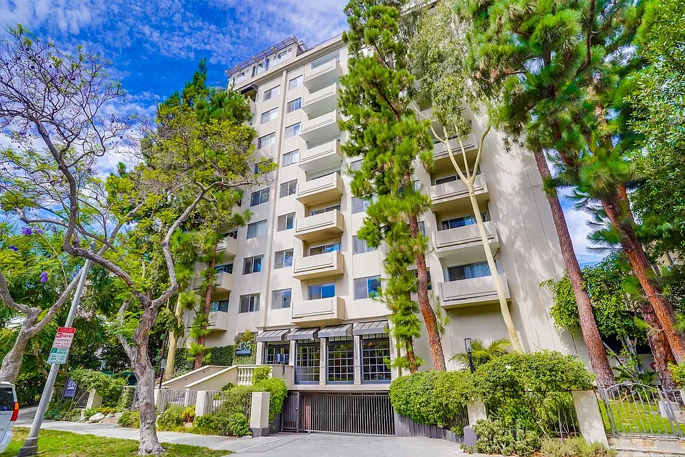 3 bed, 2000 sqft, $11,500 — Photo 1