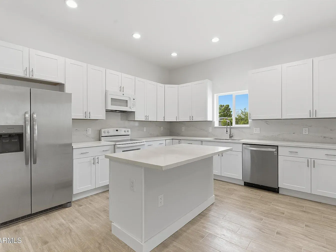 3 bed, 1650 sqft, $2,200 — Photo 2