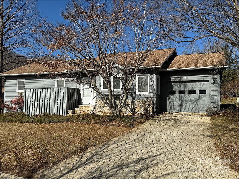 2nd image of 30 Larkspur Ct #B