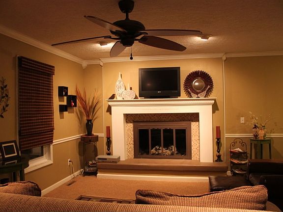 living room w/gas fireplace